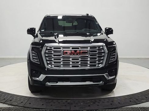 Used 2025 GMC Yukon Denali RWD image 3