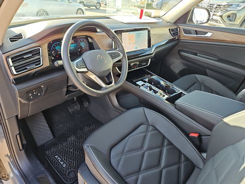 New 2026 Volkswagen Atlas SE image 12