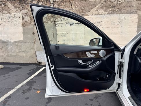 Used 2016 Mercedes-Benz C 300 4MATIC Sedan image 11