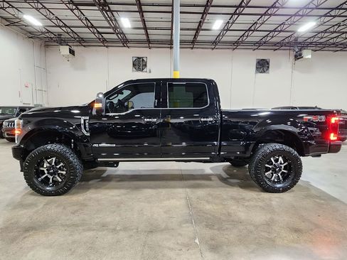 Used 2022 Ford F250 Platinum w/ FX4 Off-Road Package image 7