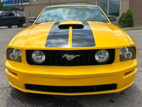 Used 2006 Ford Mustang GT Premium RWD image 2
