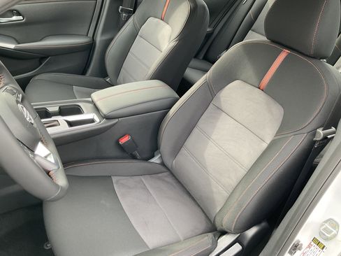 Used 2025 Nissan Sentra SR image 29