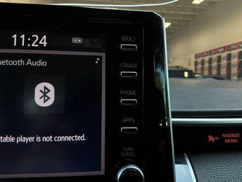 Used 2020 Toyota Corolla LE FWD image 31