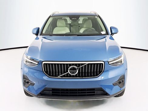 Used 2024 Volvo XC40 B5 Plus w/ Climate Package AWD/4WD image 2