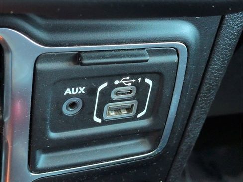 Used 2024 Jeep Wrangler Unlimited Rubicon image 23