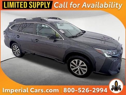 Used 2023 Subaru Outback Premium AWD/4WD image 1