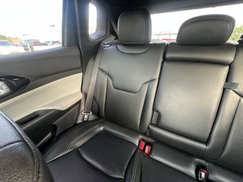 Used 2025 Jeep Compass Limited image 39