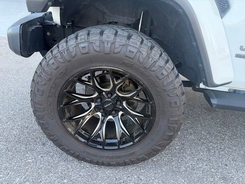 Used 2021 Jeep Gladiator Sport w/ Quick Order Package 24Q 80Th AWD/4WD image 11