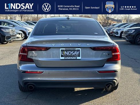Used 2020 Volvo S60 T6 Momentum image 3