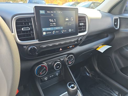 New 2026 Hyundai Venue SE image 20