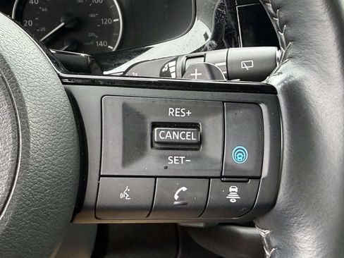 Used 2024 Nissan Pathfinder SL AWD/4WD image 19