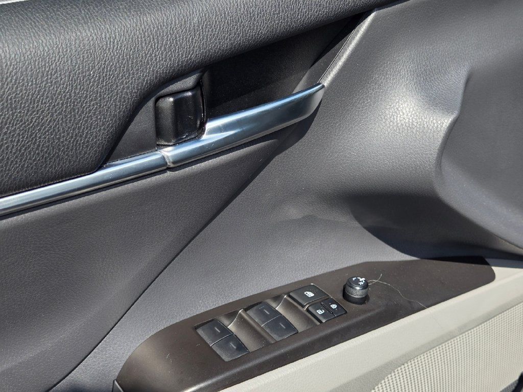 Used 2024 Toyota Camry SE w/ Cold Weather Package FWD image 19