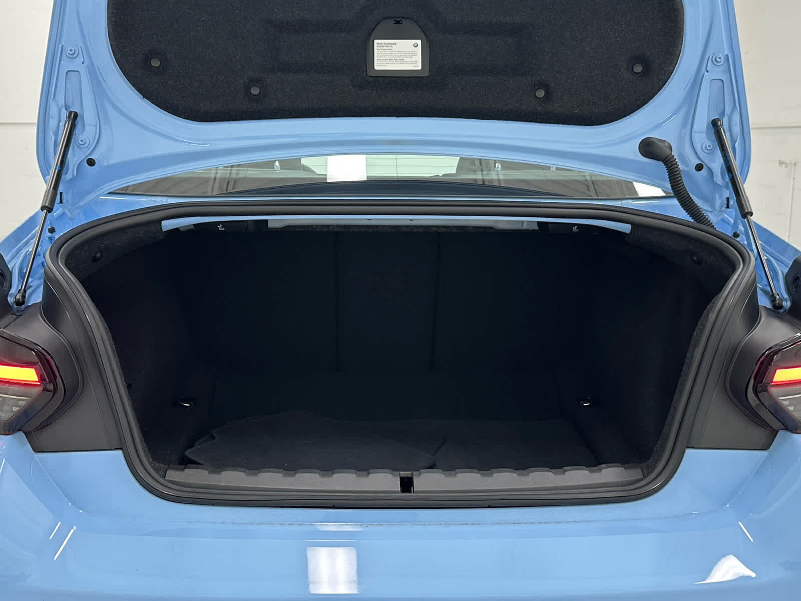 Used 2026 BMW M2 w/ Lighting Package RWD image 35