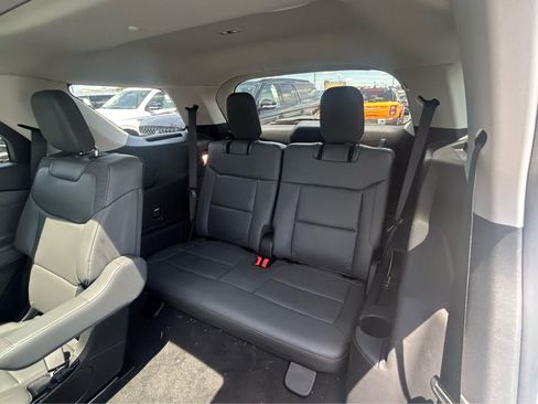 New 2026 Ford Explorer Active w/ Active Comfort Package AWD/4WD image 9