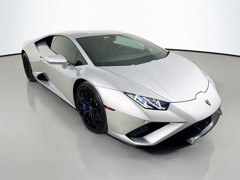 Used 2023 Lamborghini Huracan EVO RWD image 3