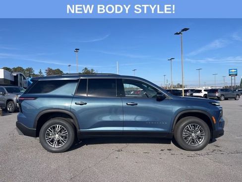 New 2026 Chevrolet Traverse LT w/ Driver Confidence Package image 3