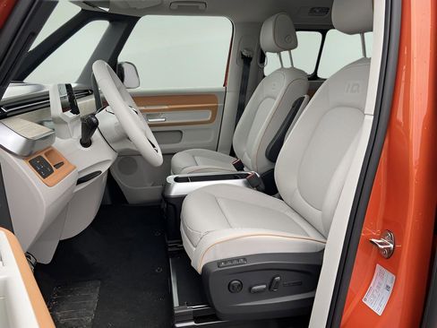 New 2025 Volkswagen ID. Buzz 1st Edition image 8