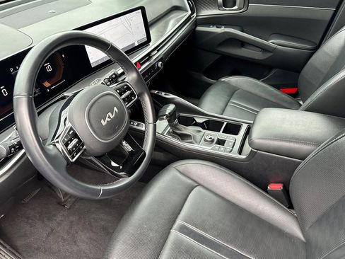Used 2024 Kia Sorento S image 9