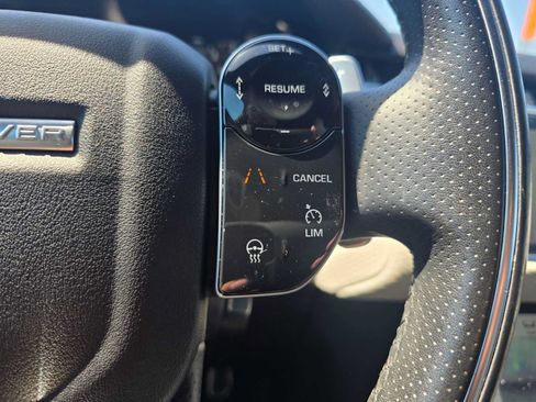 Used 2019 Land Rover Range Rover Velar R-Dynamic SE AWD/4WD image 34