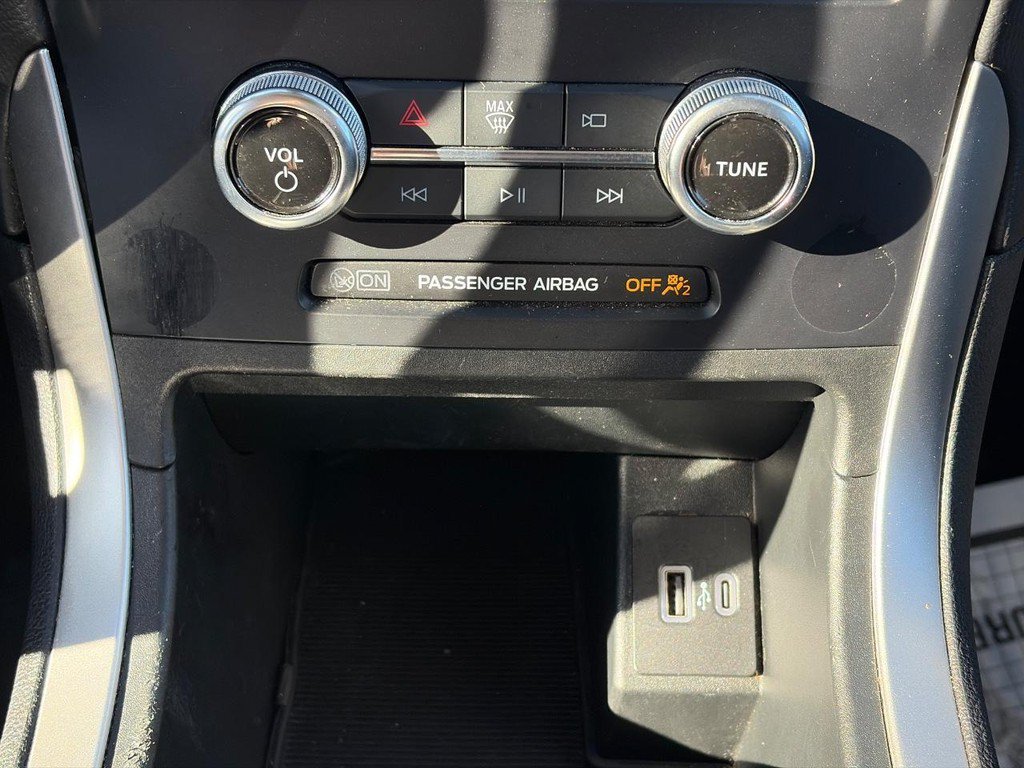 Used 2024 Ford Edge SEL AWD/4WD image 15