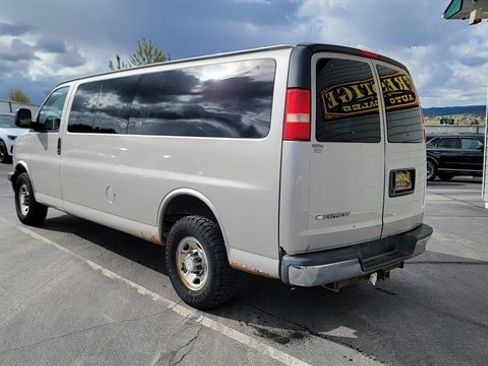 Used 2007 Chevrolet Express 3500 Extended Passenger w/ LT Preferred Equipment Group RWD image 7