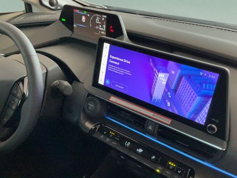 Used 2025 Toyota Prius Limited FWD image 30