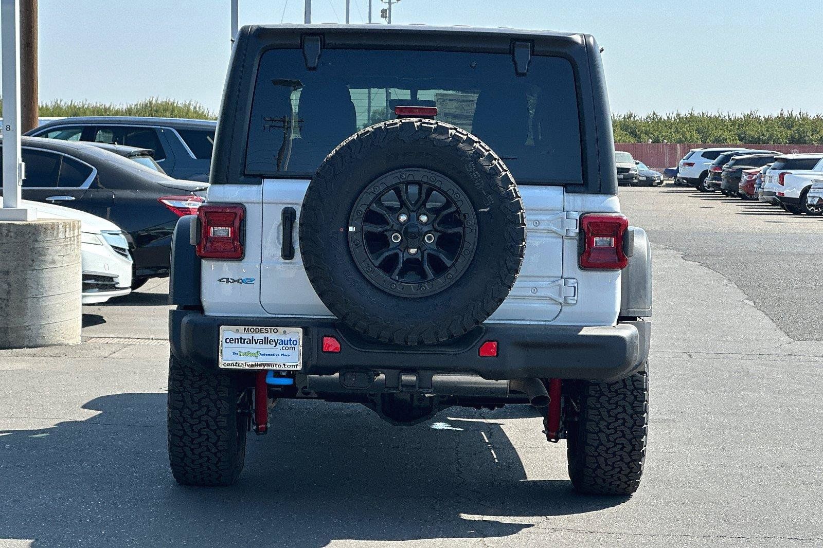 New 2023 Jeep Wrangler Unlimited Rubicon 4xe AWD/4WD image 5