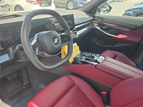 Used 2026 BMW 540i xDrive AWD/4WD image 18