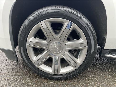 Used 2020 Cadillac Escalade Premium Luxury image 34