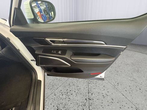 Used 2025 Kia Telluride S AWD/4WD image 15