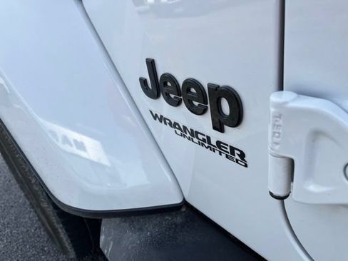 Used 2021 Jeep Wrangler Unlimited Sahara AWD/4WD image 6