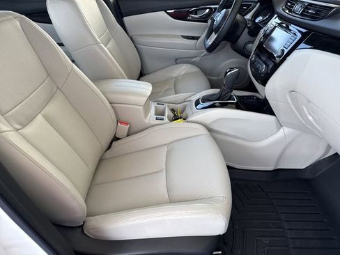 Used 2022 Nissan Rogue Sport SL w/ Premium Package image 35