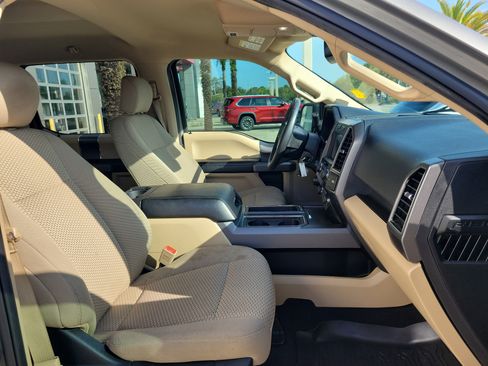 Used 2020 Ford F150 XLT w/ Equipment Group 302A Luxury AWD/4WD image 32