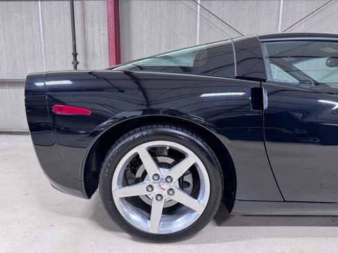 Used 2005 Chevrolet Corvette Coupe w/ Preferred Equipment Group RWD image 36