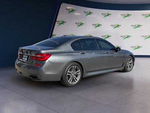 Used 2018 BMW 750i xDrive AWD/4WD image 3