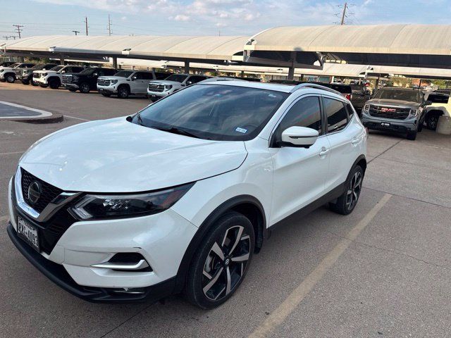Used 2020 Nissan Rogue Sport SL w/ Premium Package FWD image 2