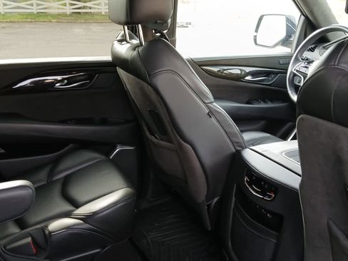 Used 2020 Cadillac Escalade Platinum image 64