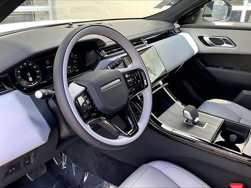 New 2026 Land Rover Range Rover Velar Dynamic SE image 6