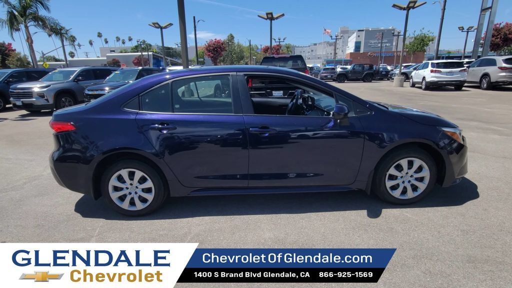 Used 2024 Toyota Corolla LE FWD image 9
