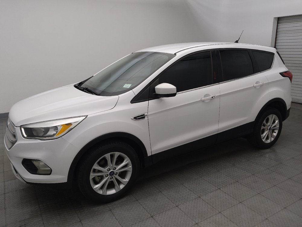 Used 2019 Ford Escape SE FWD image 2