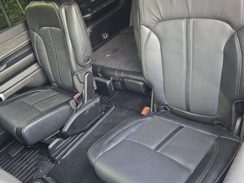 Used 2022 Jeep Wagoneer Series III w/ Premium Group I image 8