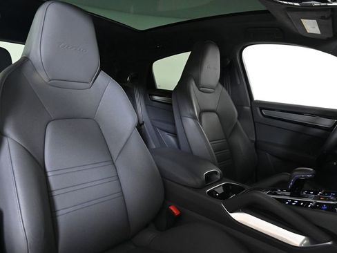 Used 2022 Porsche Cayenne Turbo AWD/4WD image 19