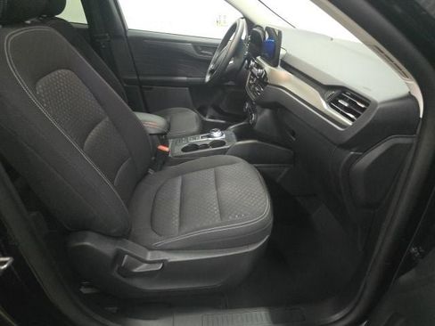 Used 2025 Ford Escape Active AWD/4WD image 3