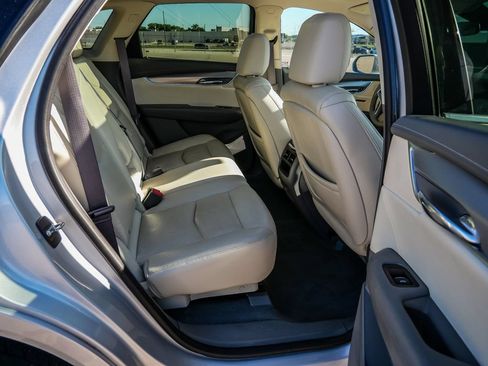 Used 2017 Cadillac XT5 Luxury w/ Driver Awareness Package FWD image 22