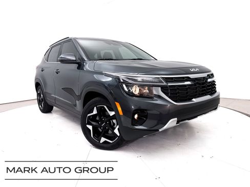 Certified 2024 Kia Seltos EX FWD image 2