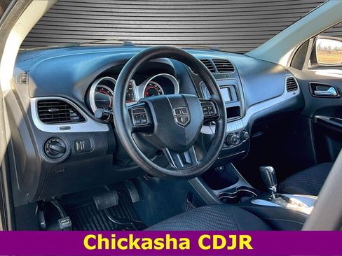 Used 2020 Dodge Journey SE image 16