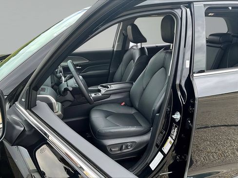 Used 2024 Toyota Grand Highlander AWD image 23