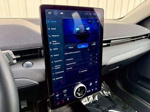 Used 2023 Ford Mustang Mach-E Premium image 31