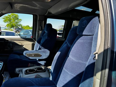 Used 2025 Chevrolet Express 2500 w/ Driver Convenience Package RWD image 10