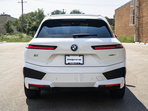 Used 2025 BMW iX xDrive50 AWD/4WD image 6
